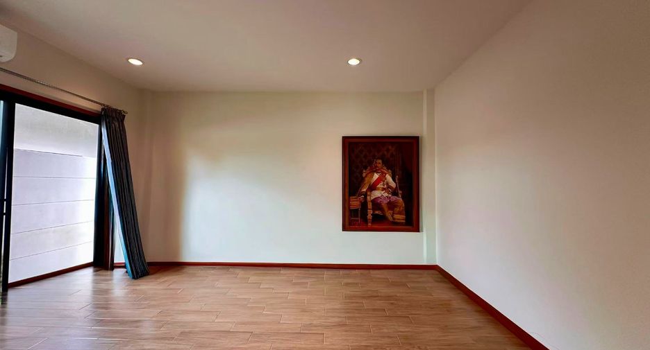 For sale 3 bedrooms house in Huay Yai, Pattaya