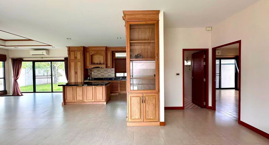 For sale 3 bedrooms house in Huay Yai, Pattaya