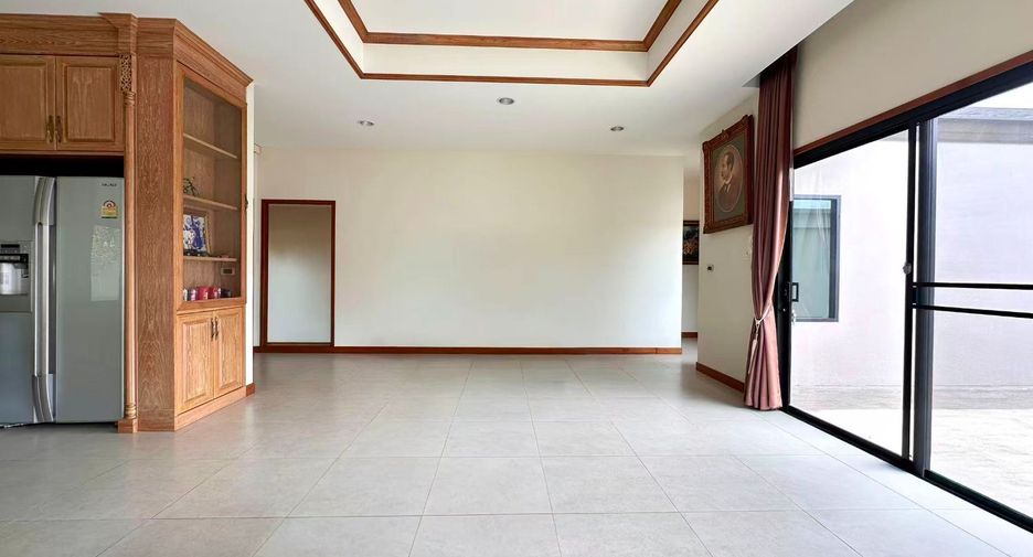 For sale 3 bedrooms house in Huay Yai, Pattaya