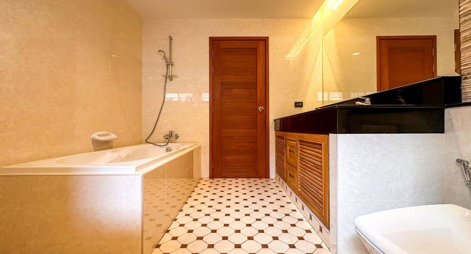 For sale 3 bedrooms house in Huay Yai, Pattaya