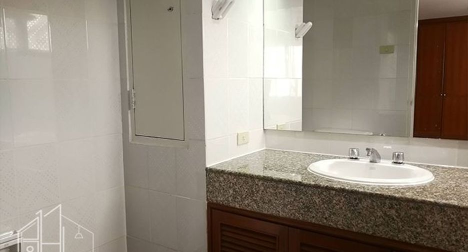 Apartamento en alquiler de 3 habitaciones en Watthana, Bangkok