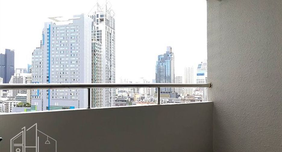 Condo en alquiler de 3 habitaciones en Watthana, Bangkok