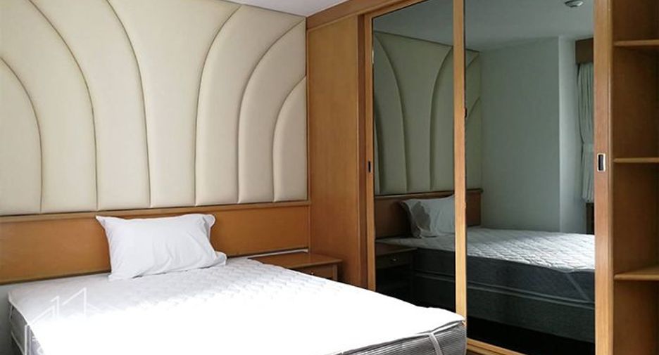 Condo en alquiler de 3 habitaciones en Watthana, Bangkok