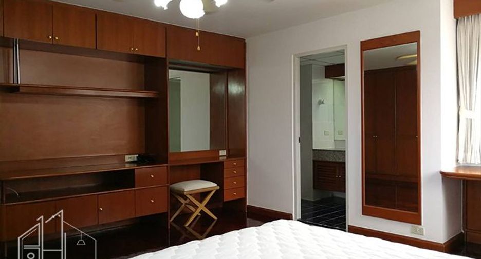 Condo en alquiler de 3 habitaciones en Watthana, Bangkok