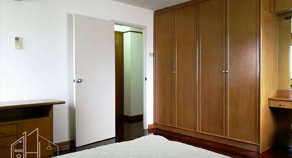 Condo en alquiler de 3 habitaciones en Watthana, Bangkok