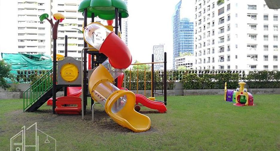Condo en alquiler de 3 habitaciones en Watthana, Bangkok