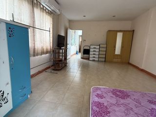Reihenhaus zum Kauf mit 2 Zimmer in Lat Krabang, Bangkok