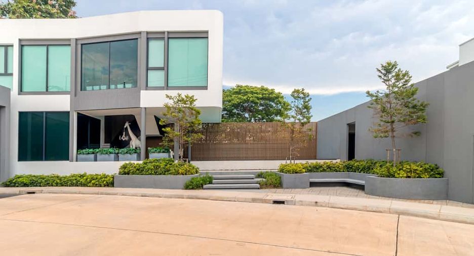 Casa en venta de 4 habitaciones en Mueang Chiang Mai, Chiang Mai