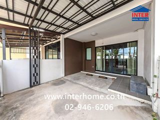 Casa adosada en venta de 3 habitaciones en Bang Khae, Bangkok