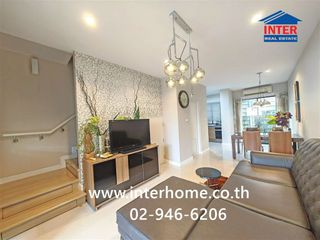Casa adosada en venta de 3 habitaciones en Bang Khae, Bangkok