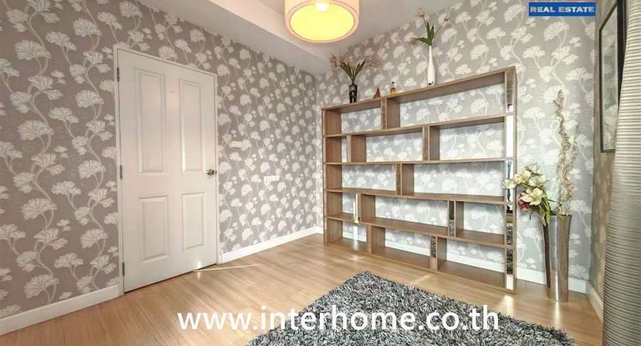For sale 3 bedrooms townhouse in Bang Khae, Bangkok