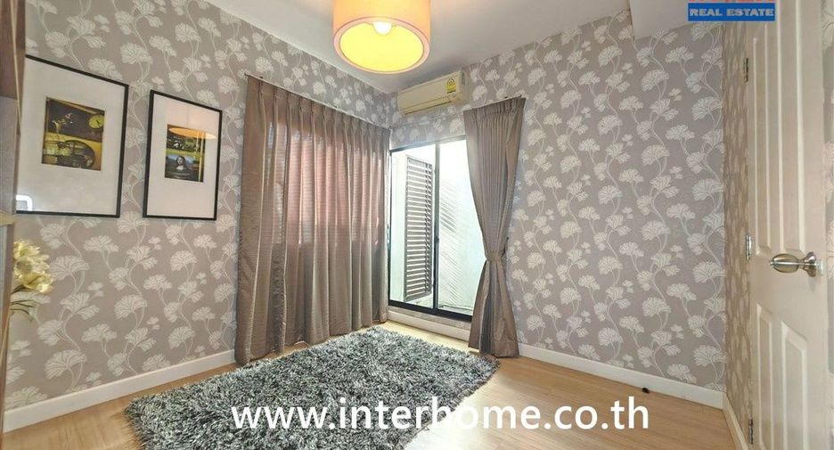 For sale 3 bedrooms townhouse in Bang Khae, Bangkok