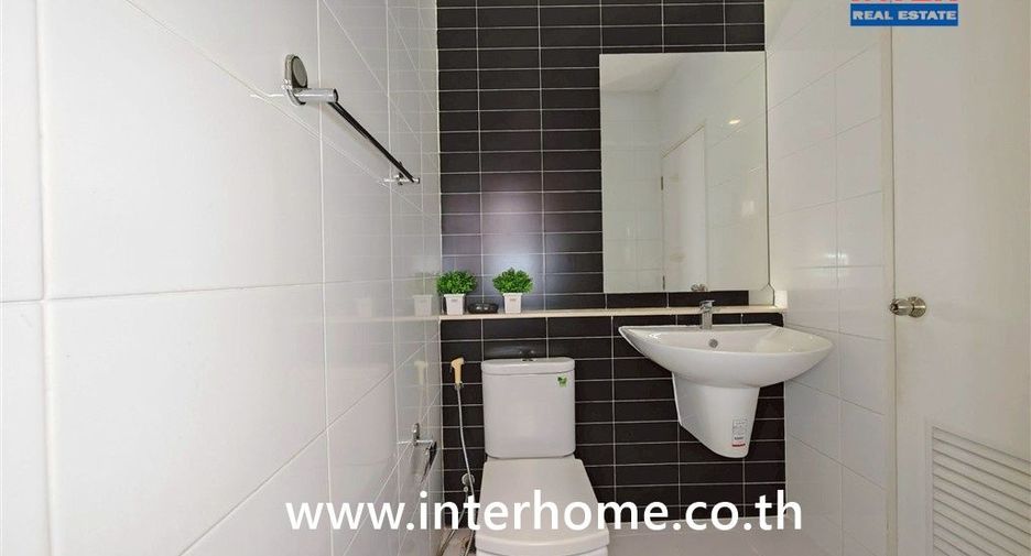 For sale 3 bedrooms townhouse in Bang Khae, Bangkok