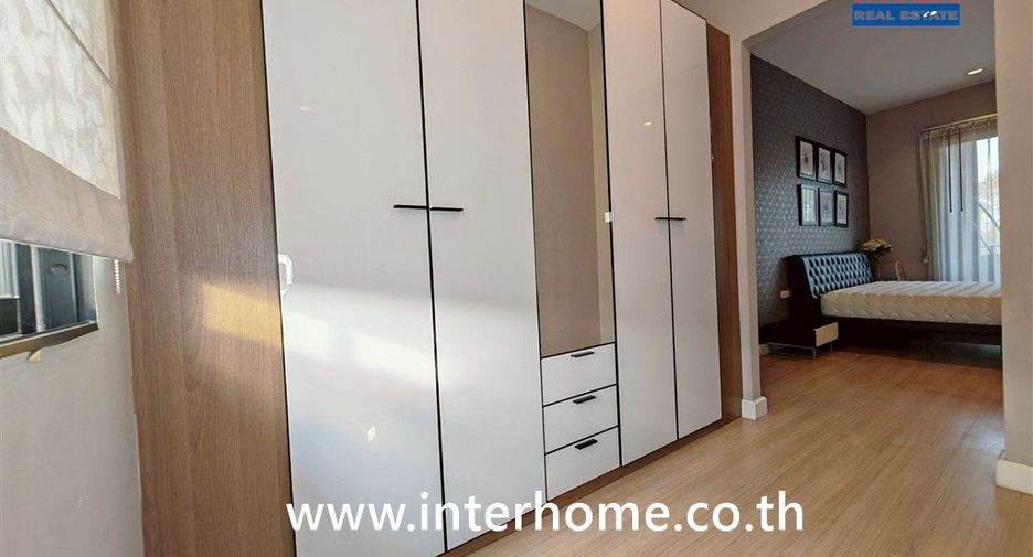 For sale 3 bedrooms townhouse in Bang Khae, Bangkok