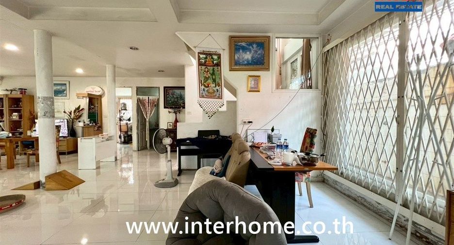 Casa en venta de 4 habitaciones en Don Mueang, Bangkok