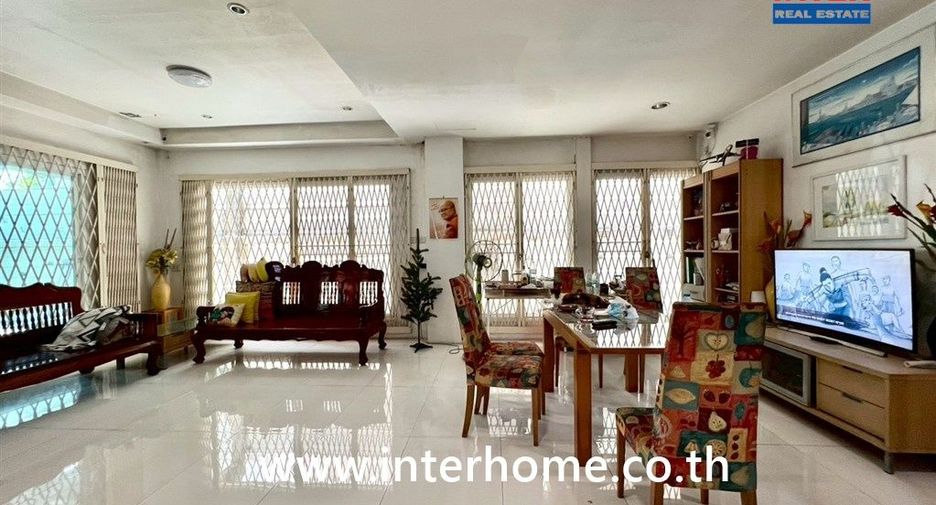 Casa en venta de 4 habitaciones en Don Mueang, Bangkok