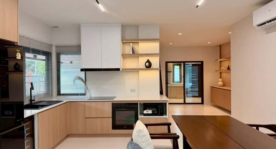 Casa en venta de 4 habitaciones en Mueang Chiang Mai, Chiang Mai