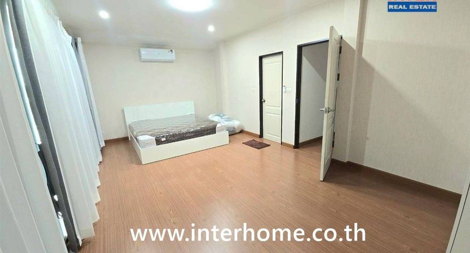 For sale 4 bedrooms house in Lam Luk Ka, Pathum Thani