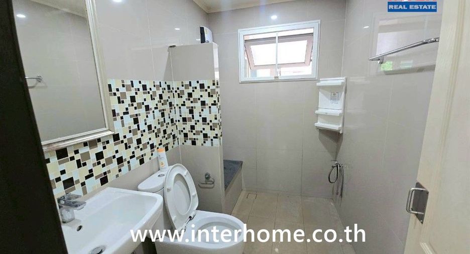 For sale 4 bedrooms house in Lam Luk Ka, Pathum Thani