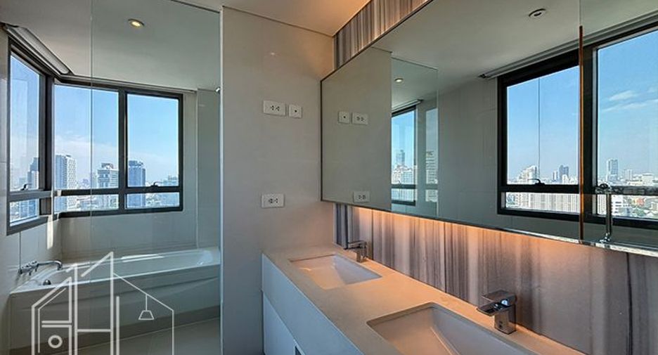 Condo en alquiler de 2 habitaciones en Khlong Toei, Bangkok