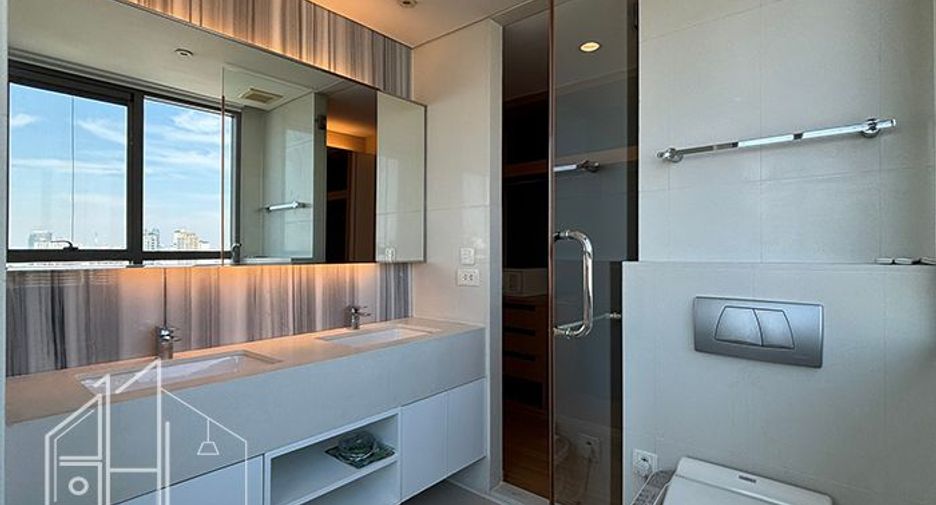 Condo en alquiler de 2 habitaciones en Khlong Toei, Bangkok
