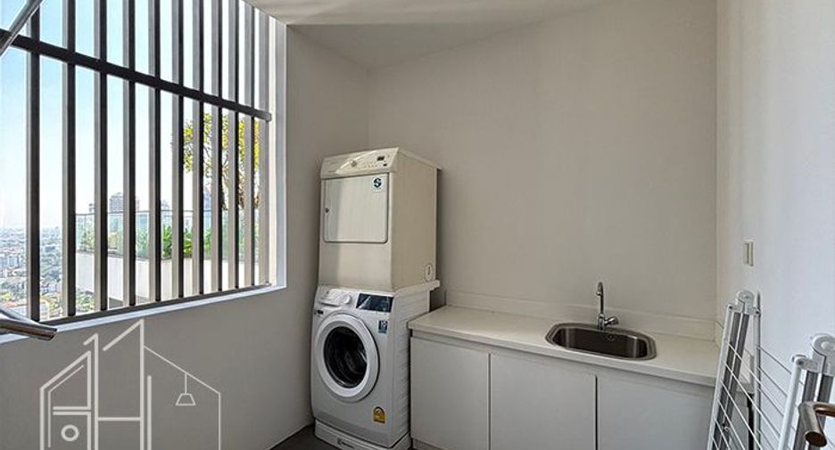 Condo en alquiler de 2 habitaciones en Khlong Toei, Bangkok