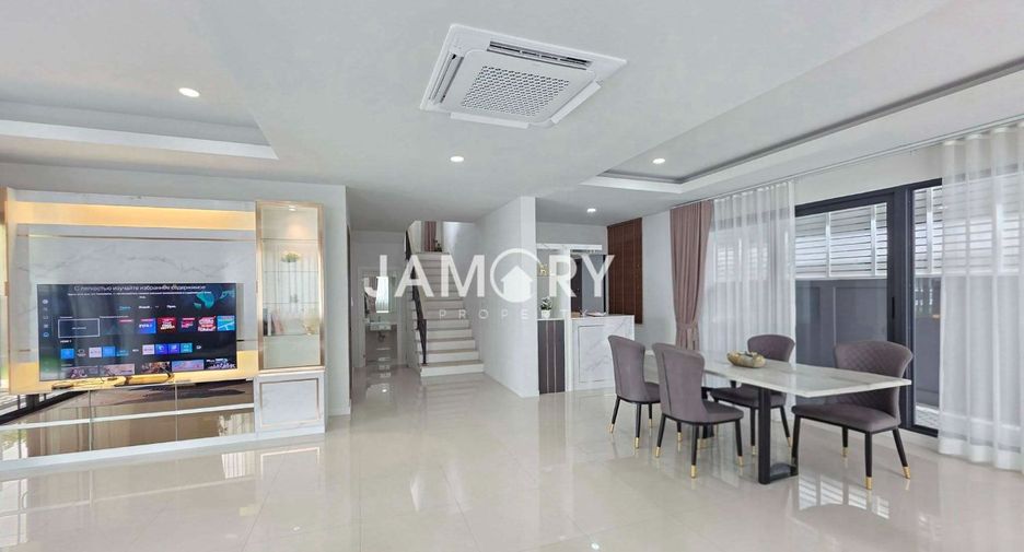 For rent 3 bedrooms house in Bang Lamung, Chonburi
