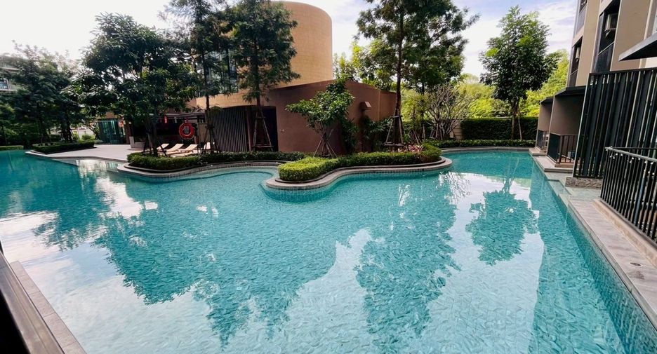 For sale 1 bed condo in Si Racha, Chonburi