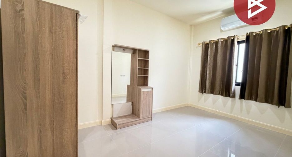 Casa adosada en venta de 4 habitaciones en Bang Pa-in, Phra Nakhon Si Ayutthaya