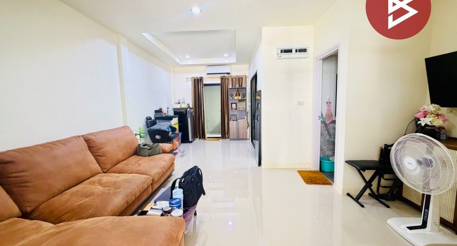 Casa adosada en venta de 4 habitaciones en Bang Pa-in, Phra Nakhon Si Ayutthaya