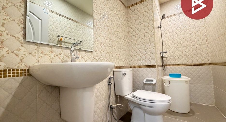 Casa adosada en venta de 4 habitaciones en Bang Pa-in, Phra Nakhon Si Ayutthaya