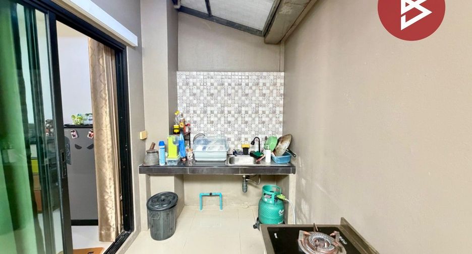 Casa adosada en venta de 4 habitaciones en Bang Pa-in, Phra Nakhon Si Ayutthaya