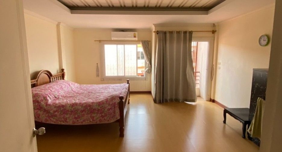 Reihenhaus zum Kauf mit 3 Zimmer in Bang Khen, Bangkok