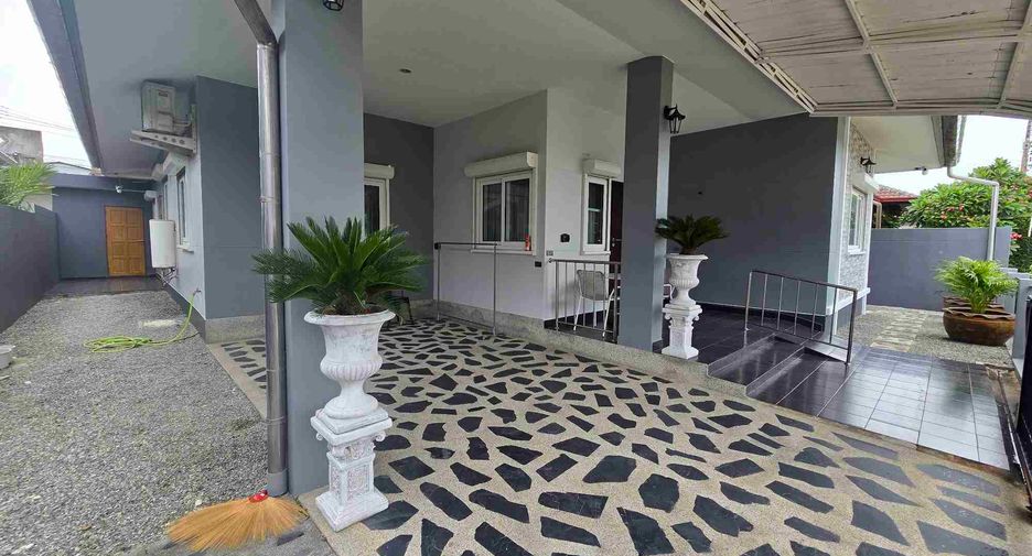 For rent 3 bedrooms house in Bang Lamung, Chonburi