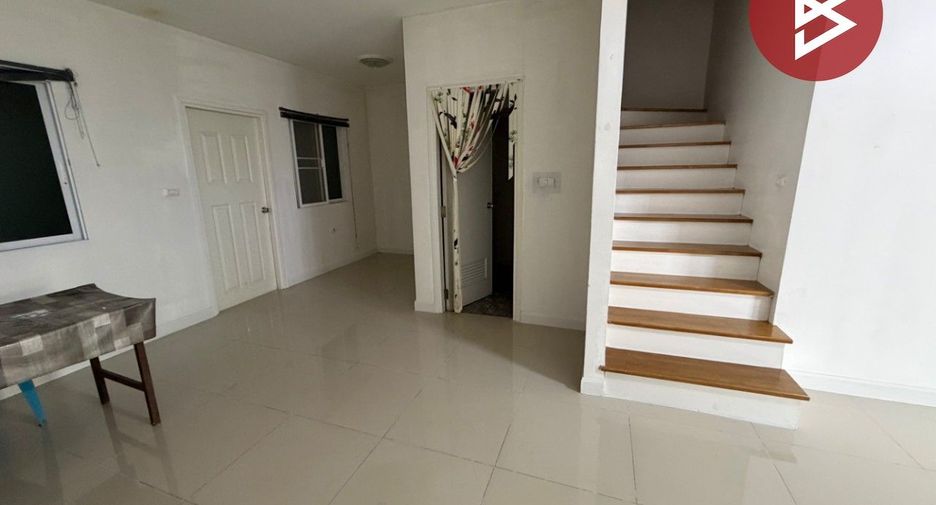 Casa adosada en venta de 3 habitaciones en Mueang Chon Buri, Chonburi
