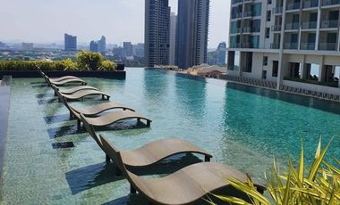 For sale studio condo 