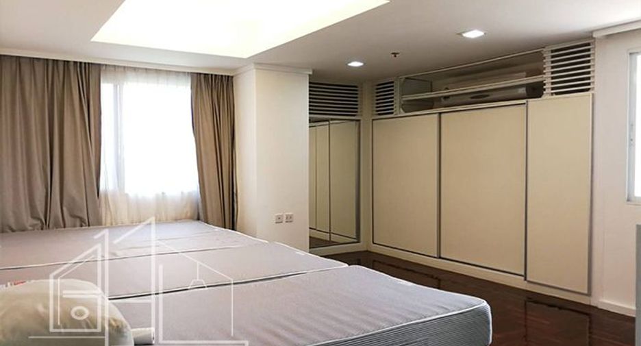 For rent 2 bedrooms condo in Watthana, Bangkok