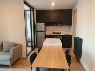 Condo en alquiler de 2 habitaciones en Huai Khwang, Bangkok