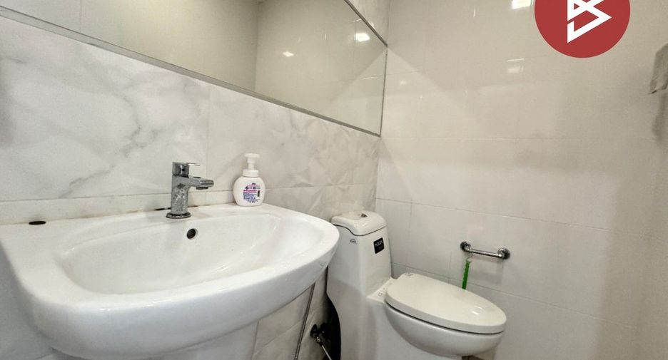 Casa adosada en venta de 4 habitaciones en Don Mueang, Bangkok