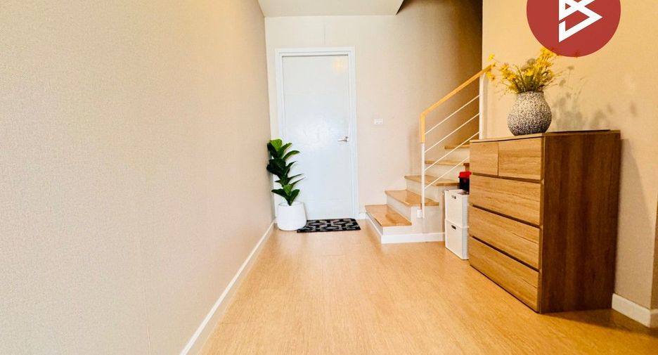 Casa adosada en venta de 4 habitaciones en Don Mueang, Bangkok