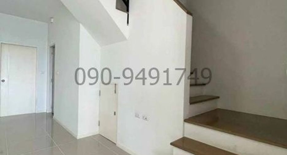 For rent 3 bedrooms townhouse in Bang Khen, Bangkok