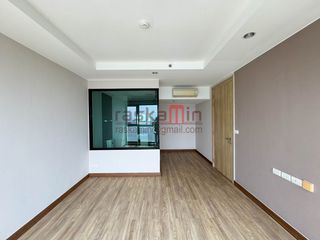 For sale 1 bed condo in Si Racha, Chonburi