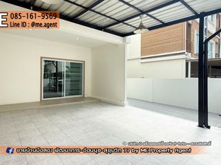 Casa adosada en venta de 4 habitaciones en Suan Luang, Bangkok