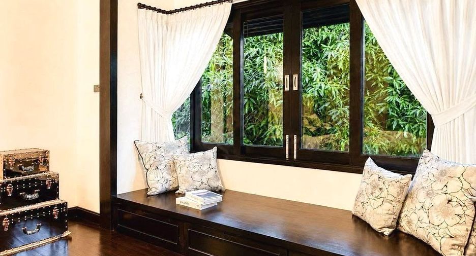 Villa en alquiler de 4 habitaciones en Jomtien, Pattaya