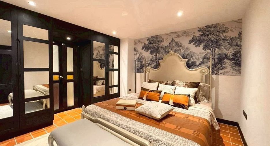Villa en alquiler de 4 habitaciones en Jomtien, Pattaya
