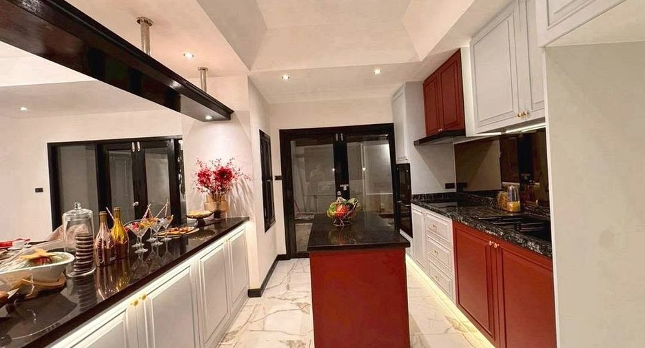Villa en alquiler de 4 habitaciones en Jomtien, Pattaya