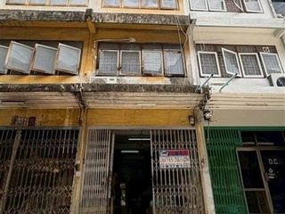 Local comercial en venta de 3 habitaciones en Yan Nawa, Bangkok