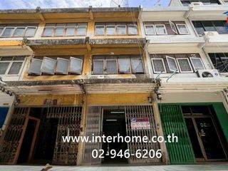 Local comercial en venta de 3 habitaciones en Yan Nawa, Bangkok