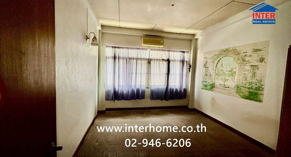 Local comercial en venta de 3 habitaciones en Yan Nawa, Bangkok