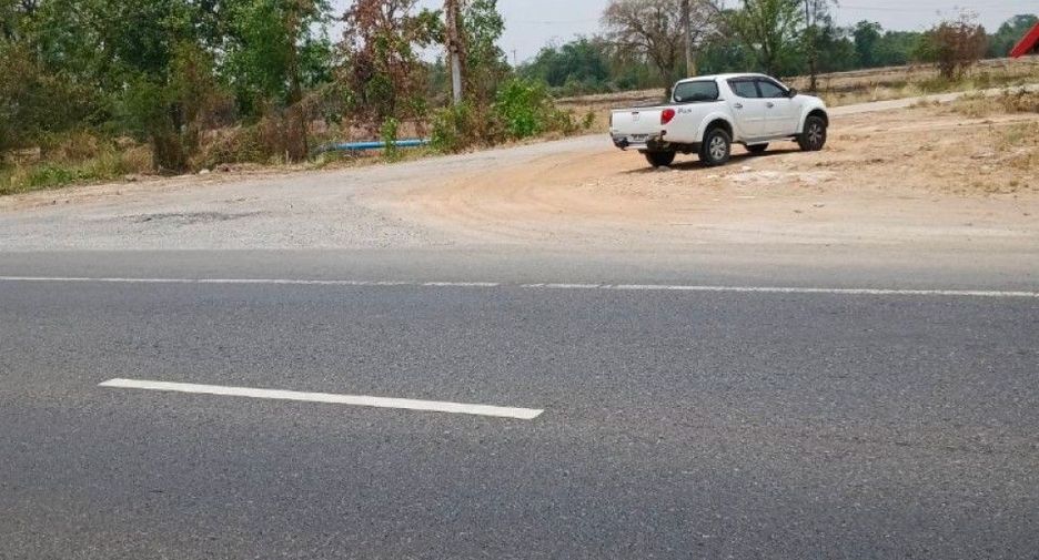 出售 土地 在 Lat Yao, Nakhon Sawan